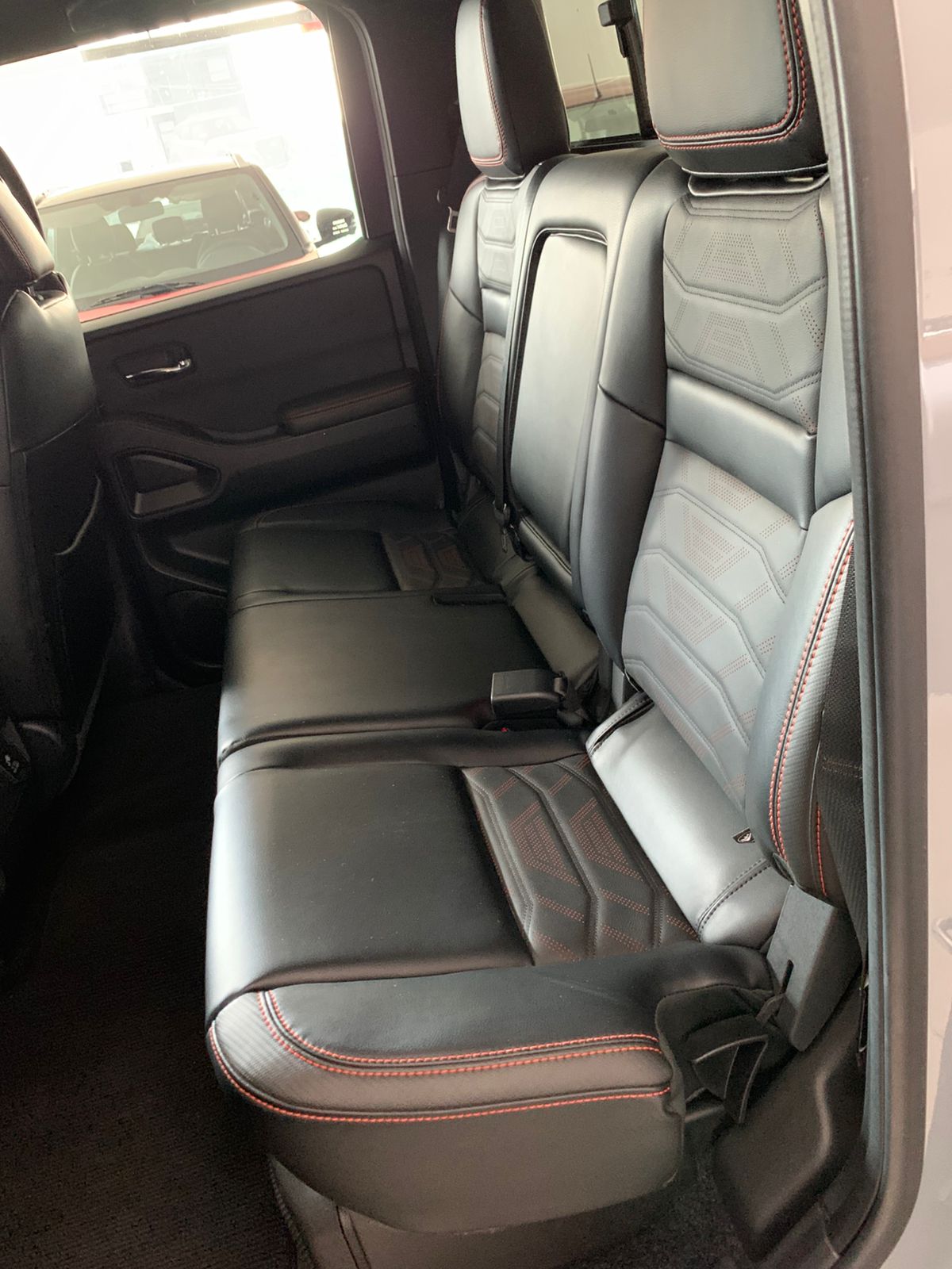 2025 Nissan FRONTIER 4P PRO-4X V63.8 AUT 4X4