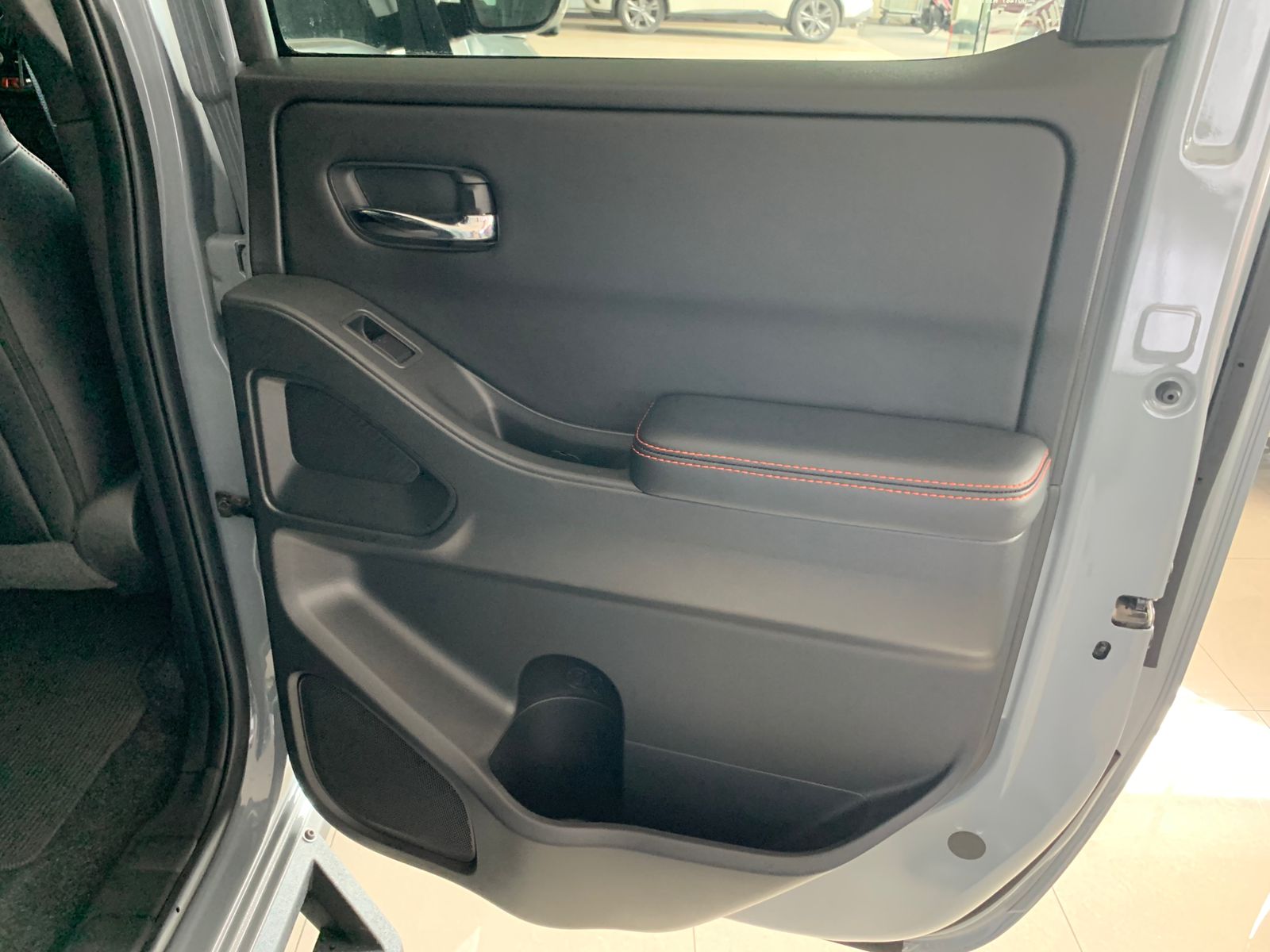 2025 Nissan FRONTIER 4P PRO-4X V63.8 AUT 4X4