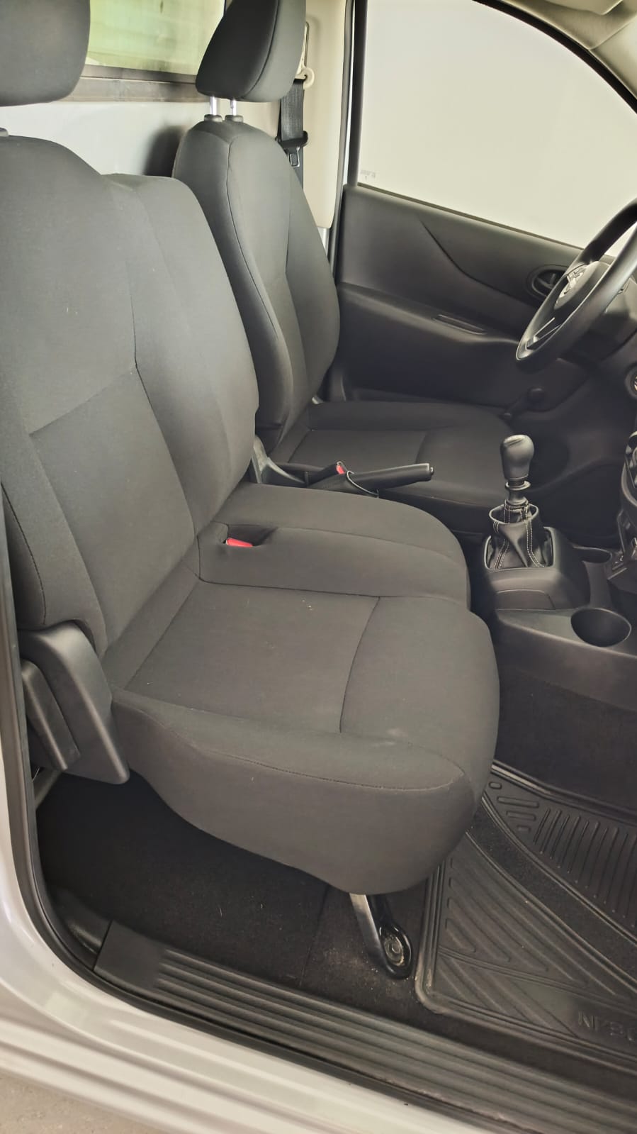 2025 Nissan NP300 CHASIS TM AC VDC