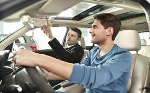 Schedule a test drive at Nissan de los Altos in San Juan de los Lagos, Jalisco, México.